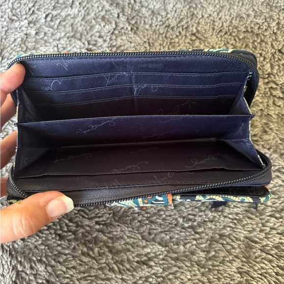 VERA BRADLEY Marrakesh Zip Around Bi Fold Wallet - Picture 5 of 10